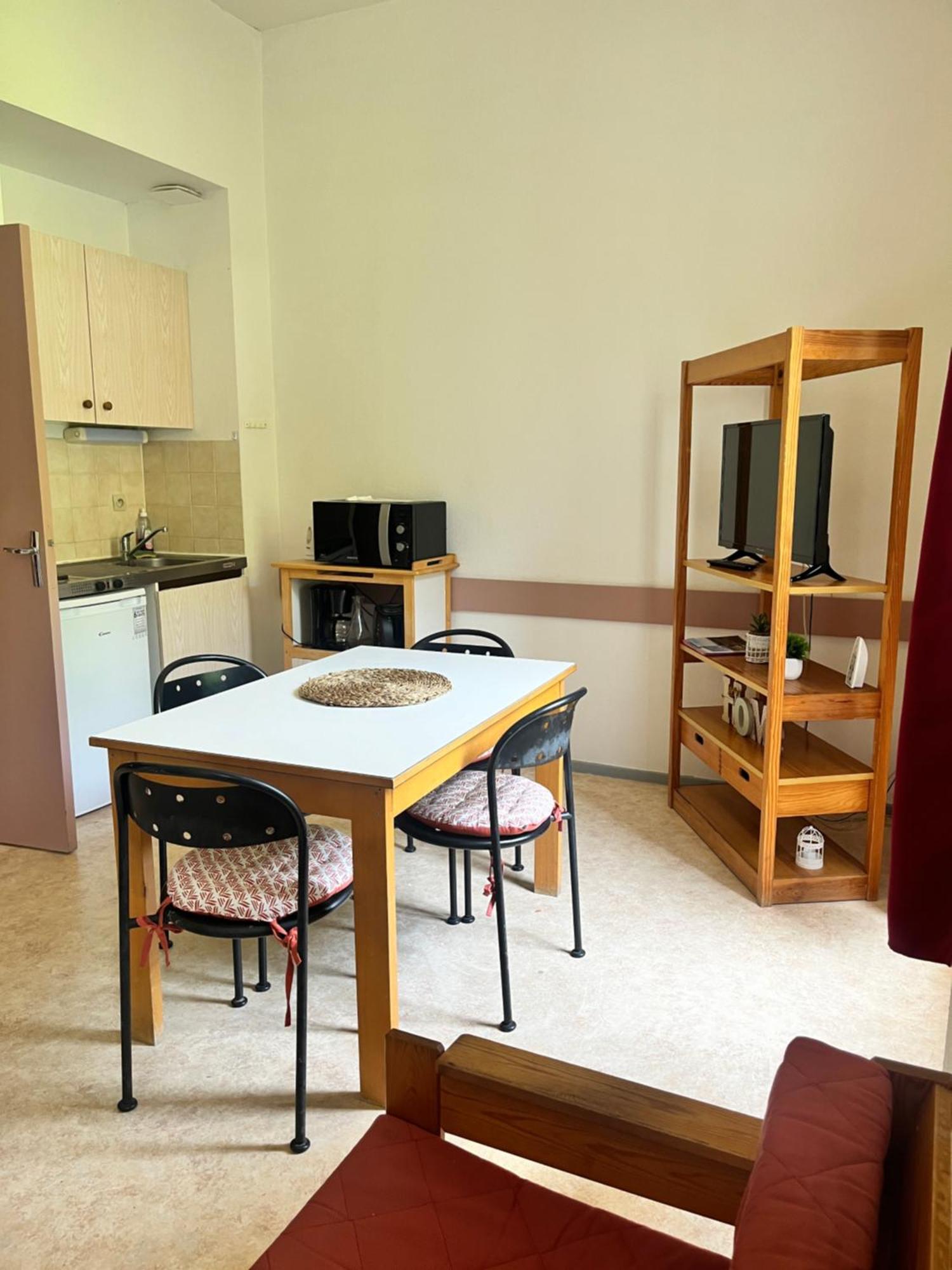 Residence La Reine Rennes-les-Bains Екстер'єр фото